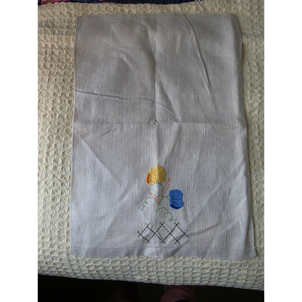 Vintage Hand Embroidered Linen Tea Towel Floral Oatmeal Hemstitched 13x20 - Picture 1 of 4